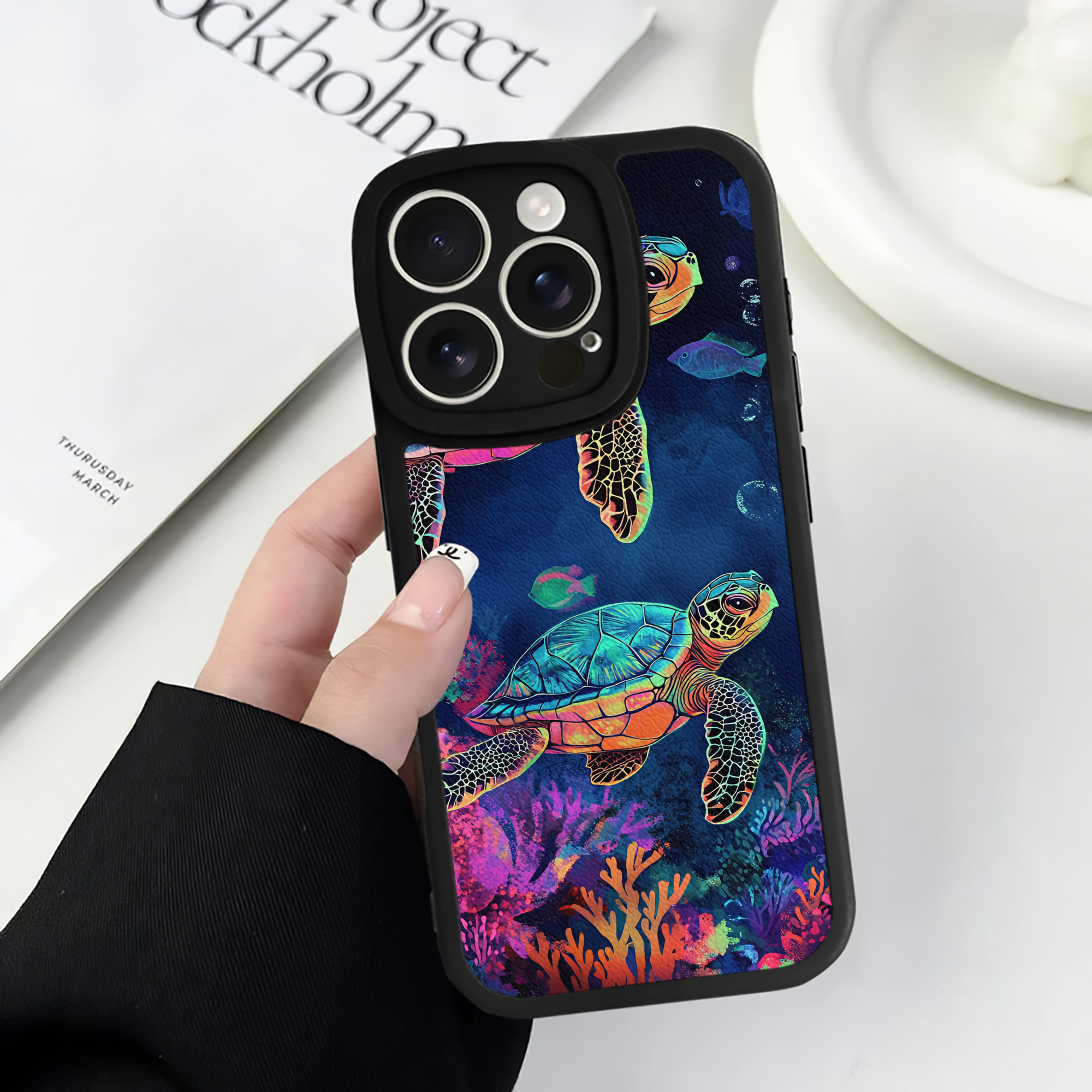 （画像用） ミッキーマウス Mickey Mouse 【iPhone 16シリーズ対応】シリコンスマホケース（レザー調） 材質：シリコン